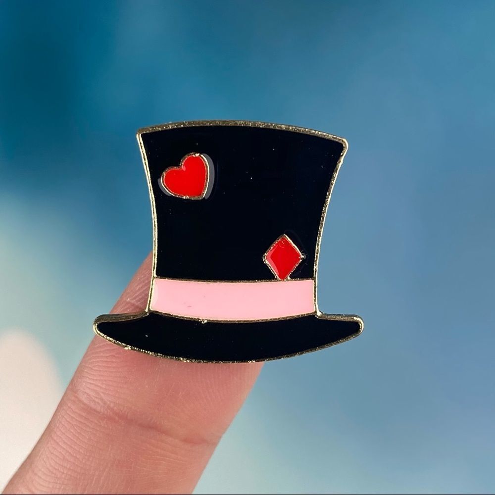 Hat Alice in Wonderland Collection Enamel Pin